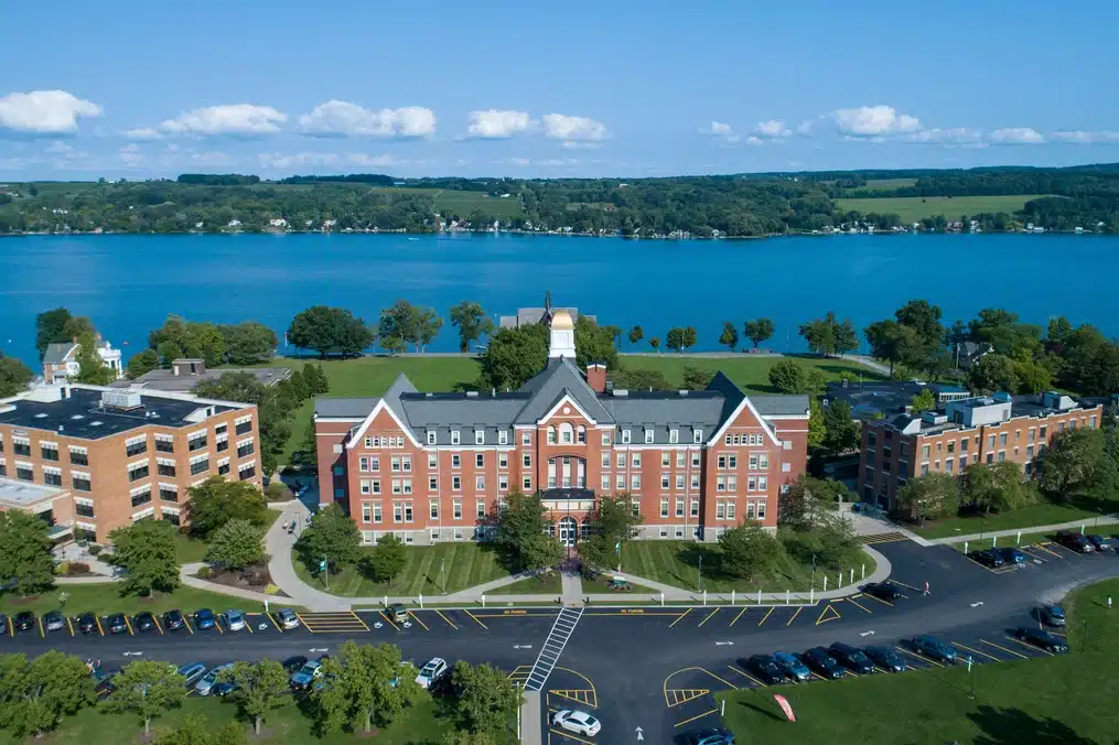 Keuka, Syracuse create direct-admission pathway for STEM graduates Keuka, Syracuse create direct-admission pathway for STEM graduates