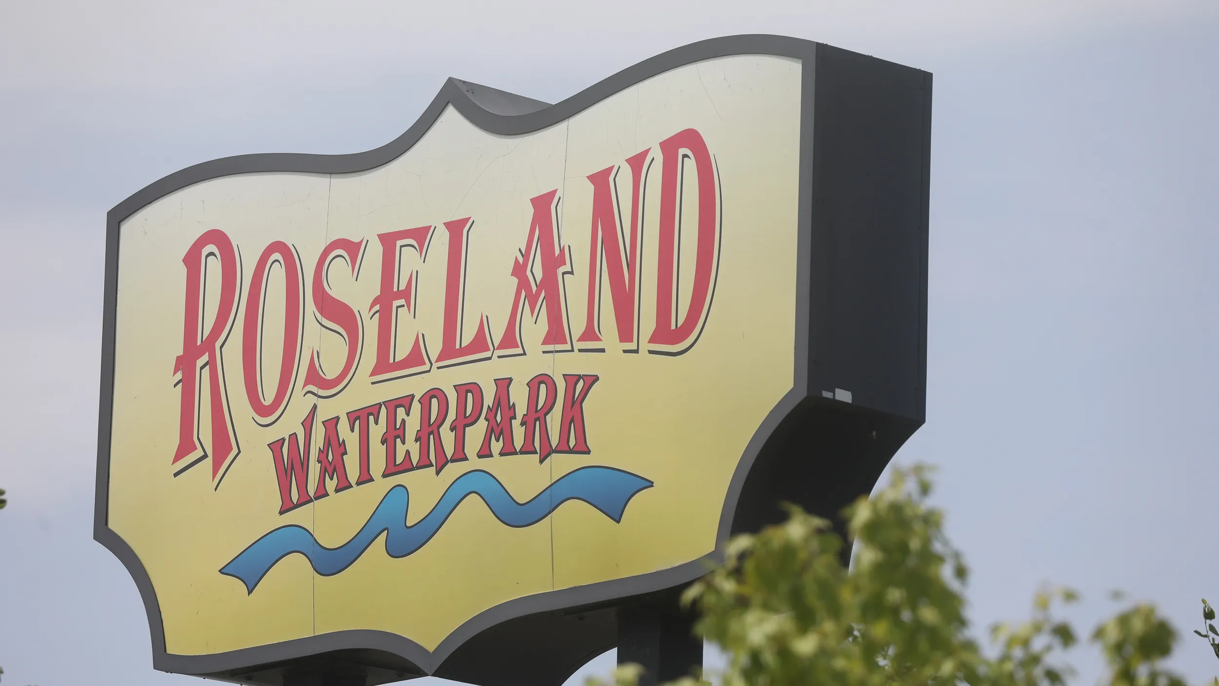 Roseland Waterpark wins approval to expand roadside sign in Canandaigua Roseland Waterpark wins approval to expand roadside sign in Canandaigua