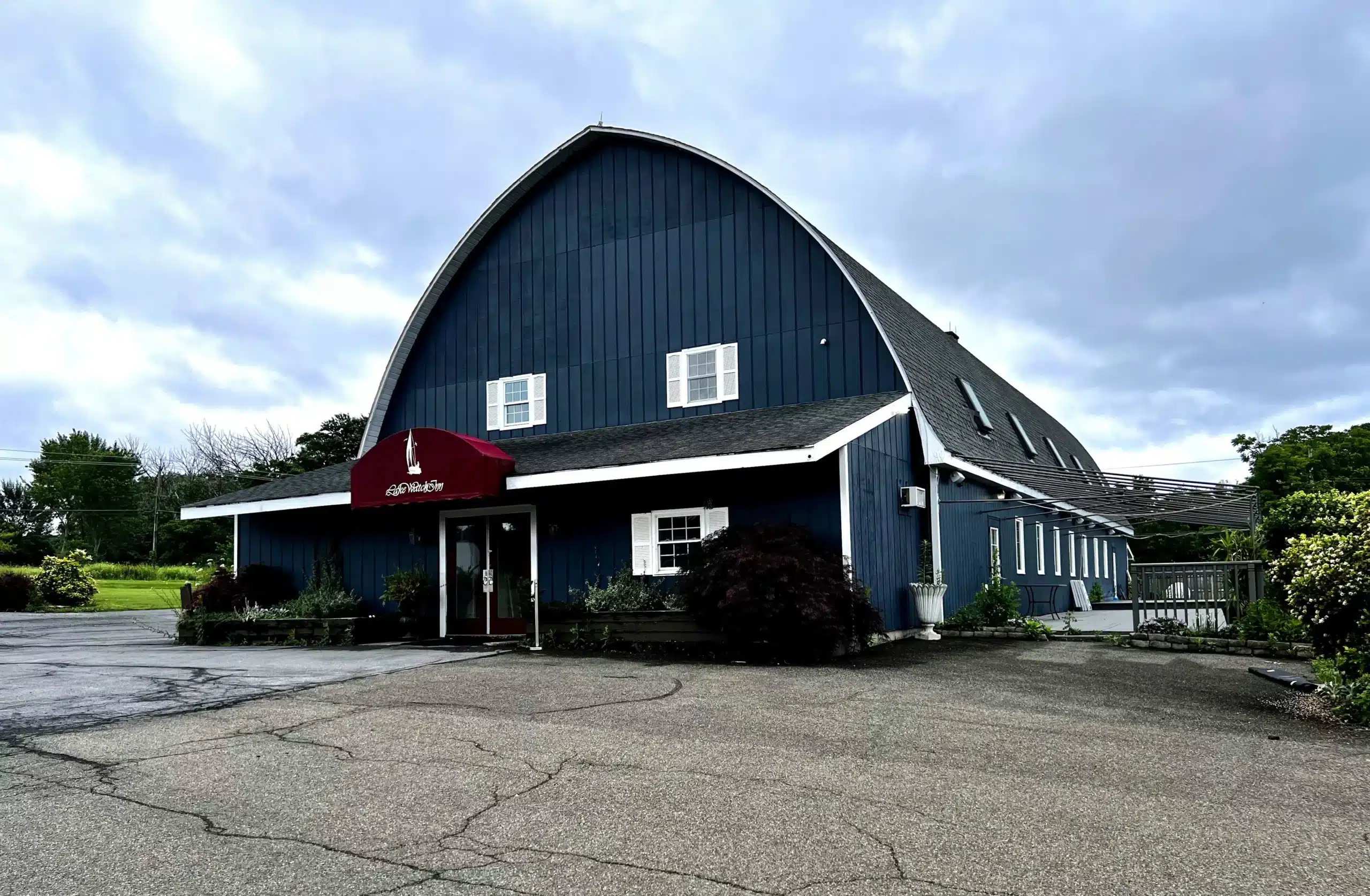 Developer shares plan for former Lansing inn