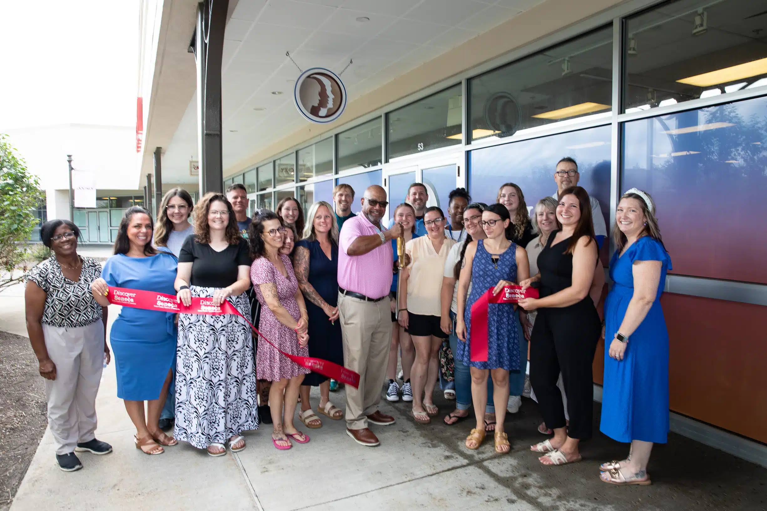 Glove House returns to Waterloo with new office at Finger Lakes Premium Outlets Glove House returns to Waterloo with new office at Finger Lakes Premium Outlets
