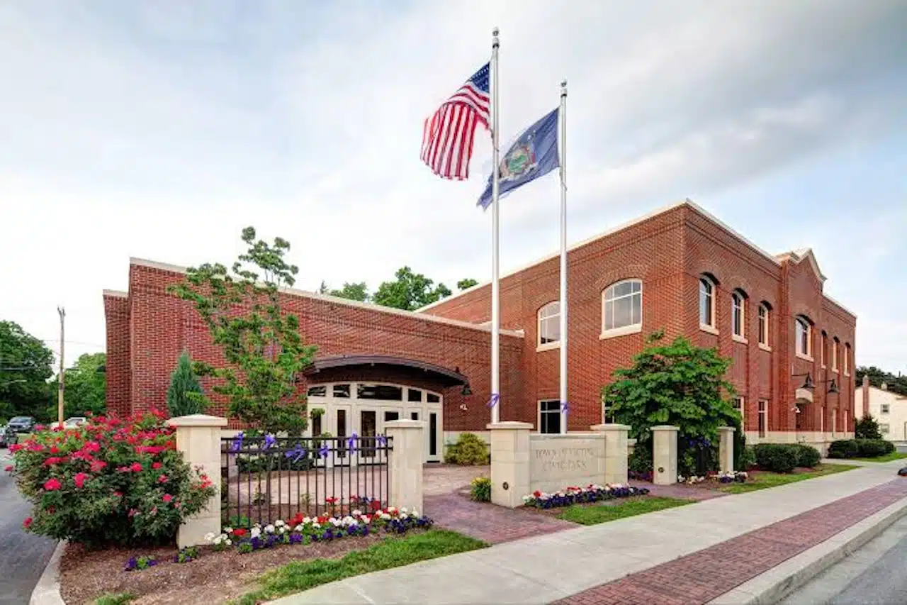 Victor residents raise concerns over proposed disc golf course as Town Board advances sewer, speed and parks actions Victor residents raise concerns over proposed disc golf course as Town Board advances sewer, speed and parks actions