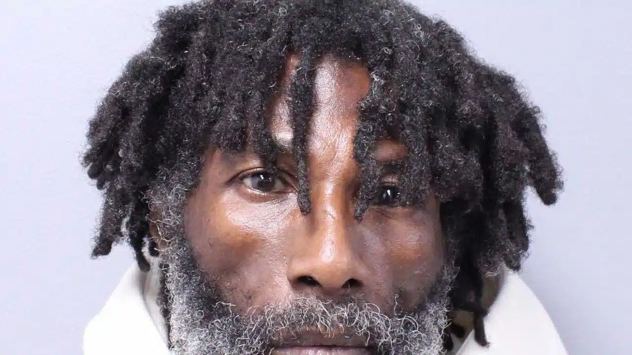 Sennett man charged after threatening to blow up apartment building, deputies say