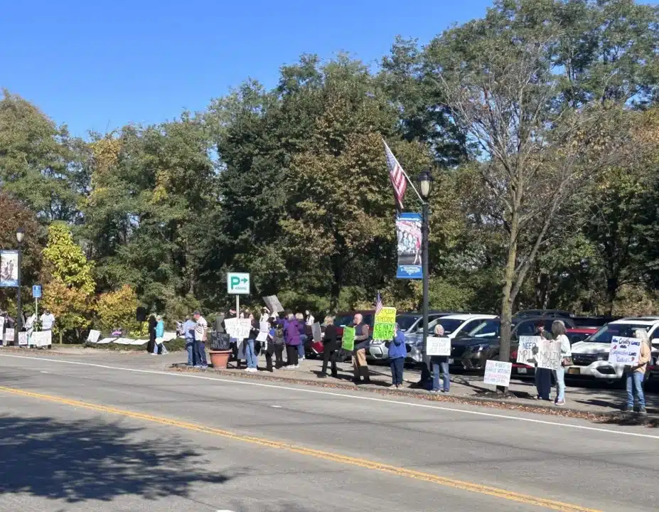 Mount Morris restaurant owner detained by ICE as community rallies behind family