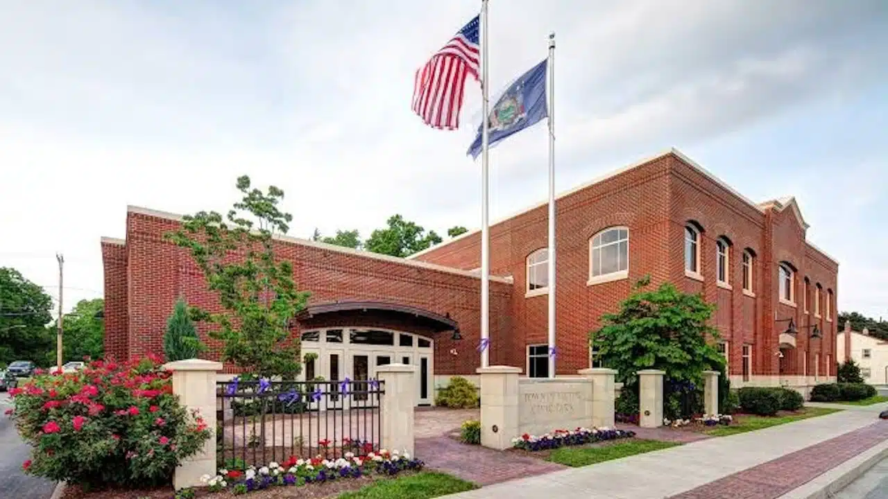 Victor Town Board to discuss container rules, parks leadership and 2027 benefits tonight Victor Town Board to discuss container rules, parks leadership and 2027 benefits tonight