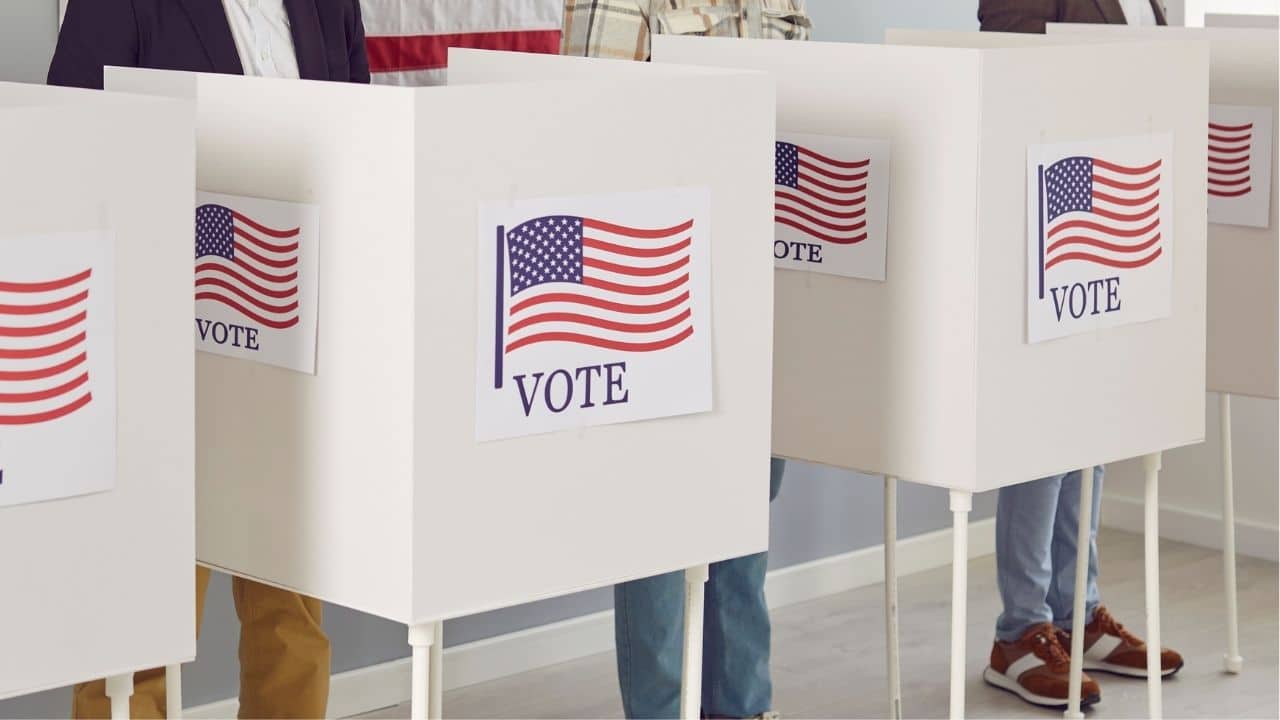 Most naturalized eligible voters speak English and another language, Pew finds