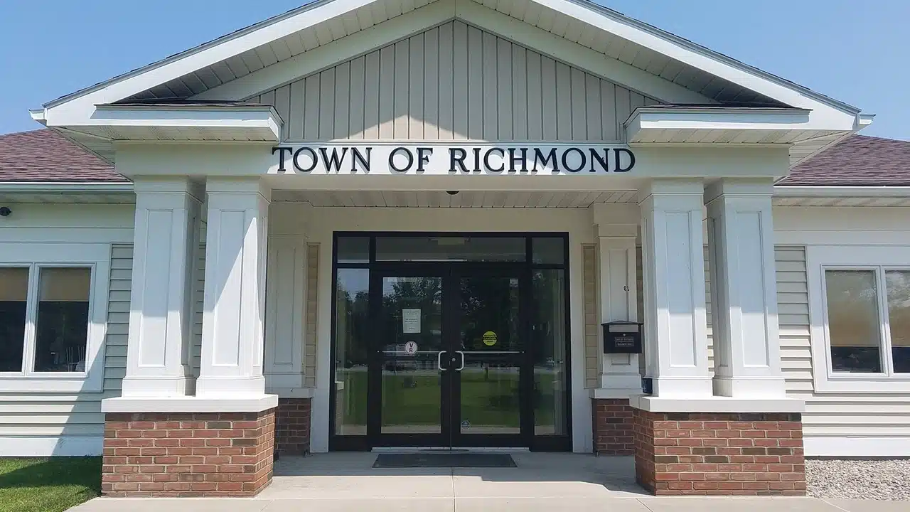 Richmond seeks flat town tax rate, sets Oct. 28 budget hearing Richmond seeks flat town tax rate, sets Oct. 28 budget hearing